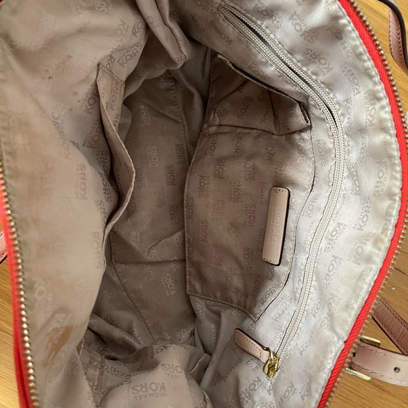 SPRING CLEARANCE! 🔥Michael Kors Vibrant Orange Leather Shoulder Bag 🔥 - Picture 6 of 9